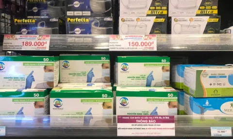 Qua thời "cháy hàng", khẩu trang và nước rửa tay giảm giá sốc vẫn ế